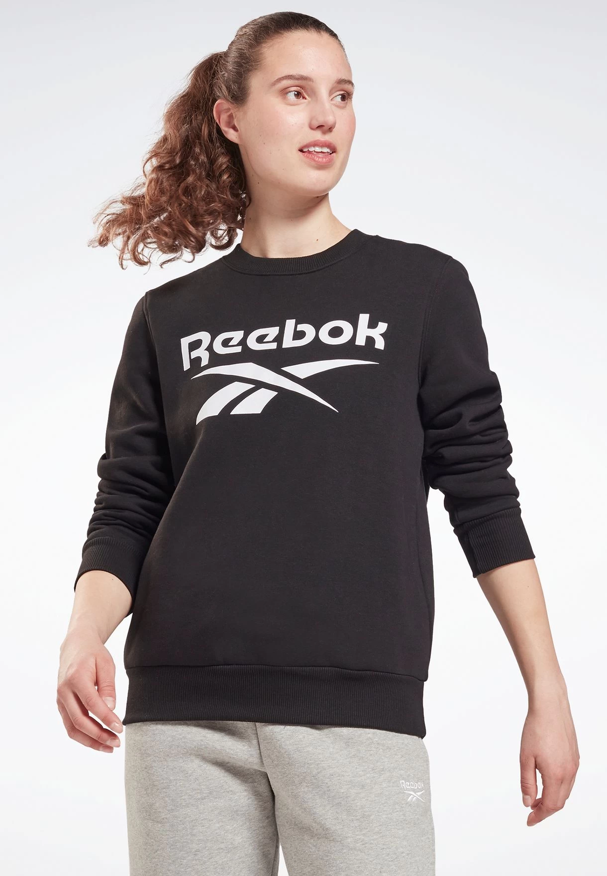 Reebok Logo Fleece Sweatshirt 3 Reebok Logo Fleece Sweatshirt