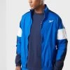 Reebok Logo Woven Jacket -Fit Mode Shop 1 zoom desktop 528