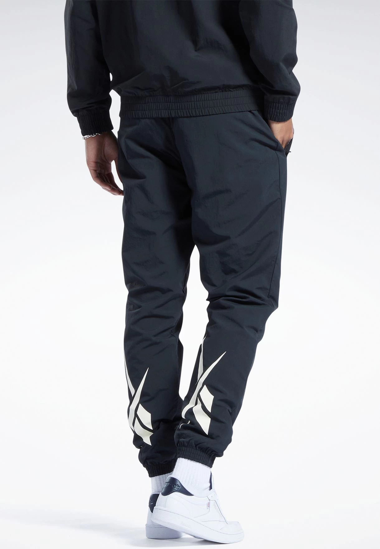 Reebok Classics Vector Sweatpants 4 Reebok Classics Vector Sweatpants - Image 2