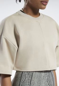 Reebok Cardi B Cropped T-Shirt -Fit Mode Shop 3 zoom desktop 127