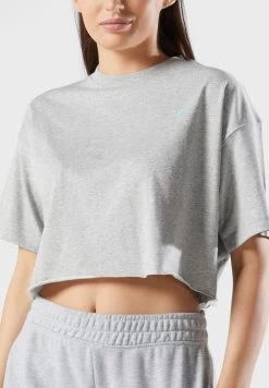 Reebok Meet You There Cropped Graphic T-Shirt -Fit Mode Shop 3 zoom desktop 234