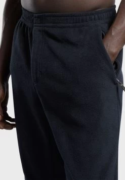 Reebok Classics Q1 Sweatpants 9 Reebok Classics Q1 Sweatpants -Fit Mode Shop 3 zoom desktop 453