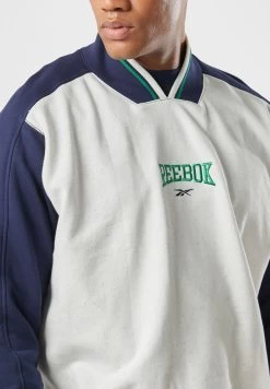 Reebok Classics Varsity Sweatshirt 8 Reebok Classics Varsity Sweatshirt -Fit Mode Shop 3 zoom desktop 496