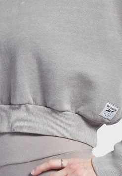 Reebok Classics Natural Dye Cropped Hoodie -Fit Mode Shop 4 zoom desktop 144