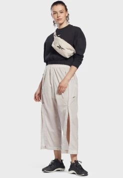 Reebok Training Supply Sweatpants 9 Reebok Training Supply Sweatpants -Fit Mode Shop 4 zoom desktop 208