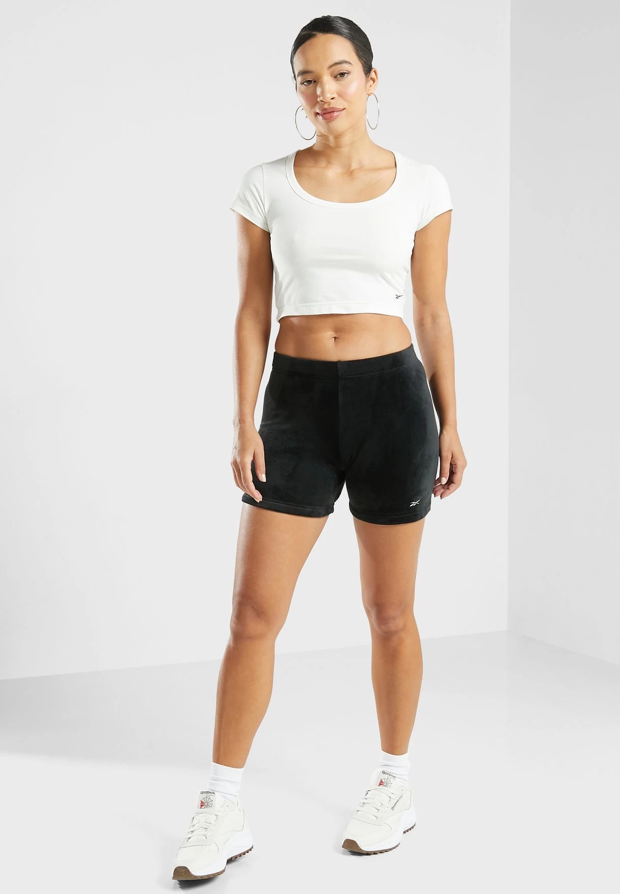 Reebok Classics Wide Plush Shorts 6 Reebok Classics Wide Plush Shorts - Image 4