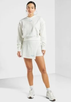 Reebok Classics Varsity Skort -Fit Mode Shop 4 zoom desktop 29