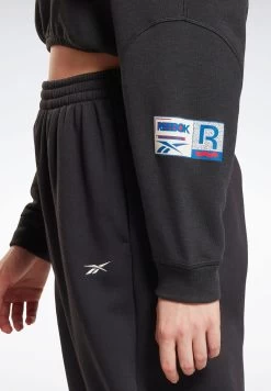 Reebok Tech Style Midlayer Sweatshirt -Fit Mode Shop 4 zoom desktop 33
