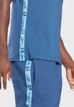 Reebok Tape T-Shirt 10 Reebok Tape T-Shirt -Fit Mode Shop 4 zoom desktop 334