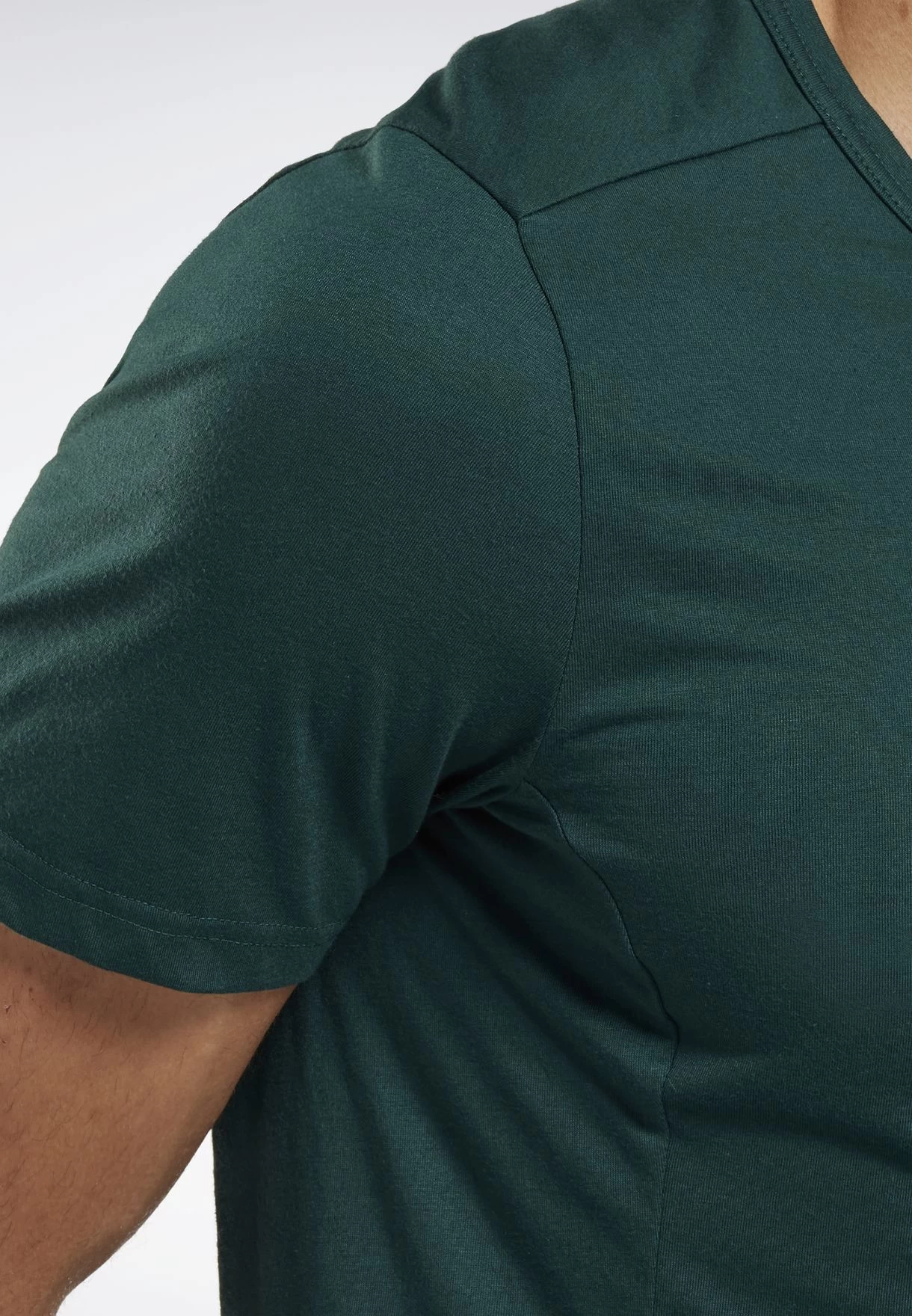 Reebok Tech Style Speedwick Graphic T-Shirt 6 Reebok Tech Style Speedwick Graphic T-Shirt - Image 4