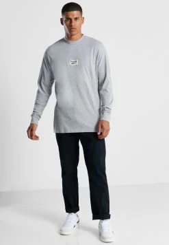 Reebok Classics Winter Escape T-Shirt 9 Reebok Classics Winter Escape T-Shirt -Fit Mode Shop 4 zoom desktop 373