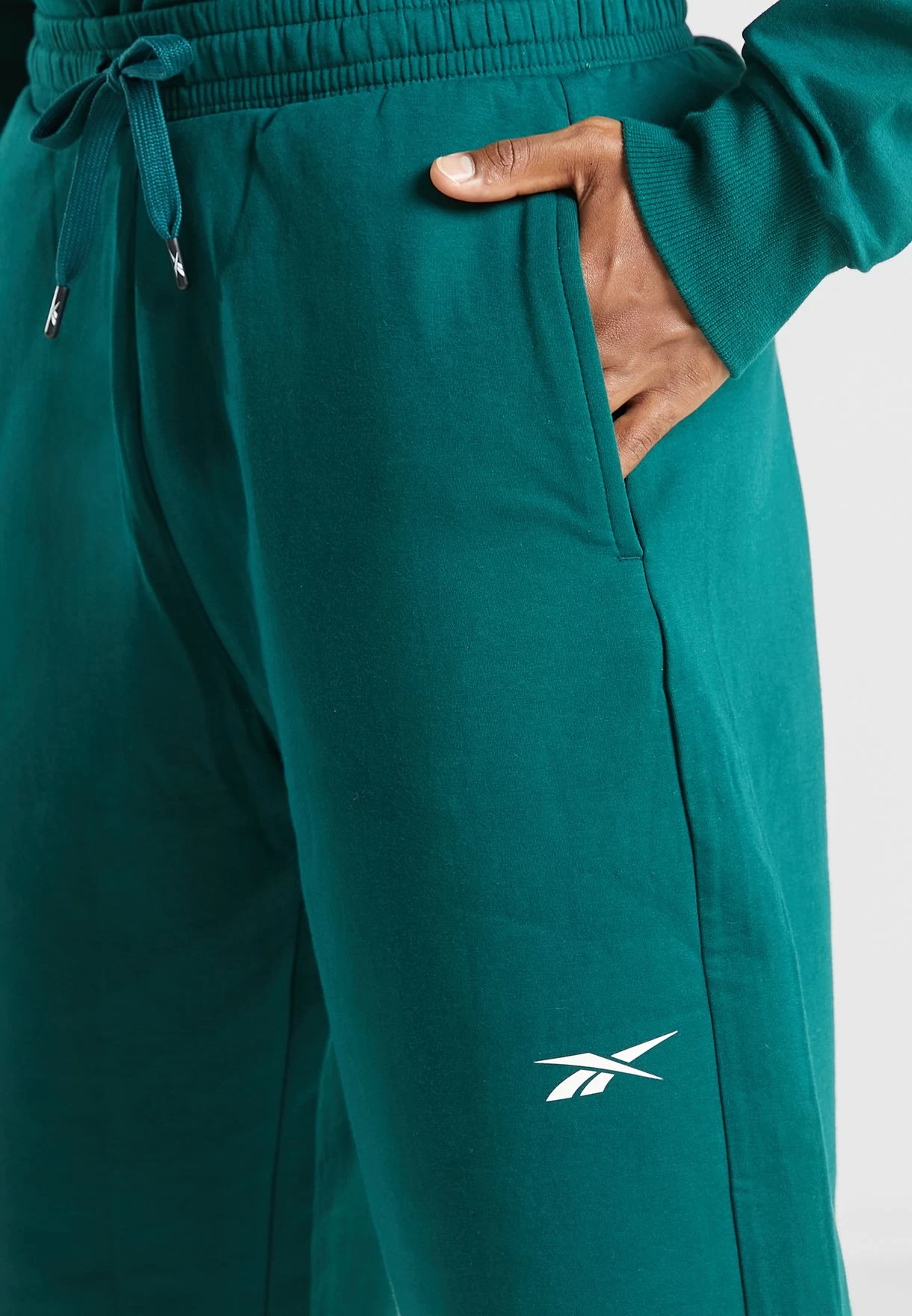 Reebok Tech Style Dreamblend Sweatpants 6 Reebok Tech Style Dreamblend Sweatpants - Image 4