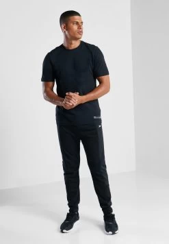 Reebok Edgeworks Graphic T-Shirt -Fit Mode Shop 4 zoom desktop 495