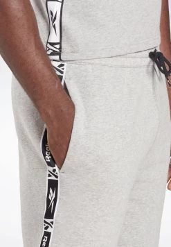 Reebok Logo Tape Shorts -Fit Mode Shop 4 zoom desktop 520