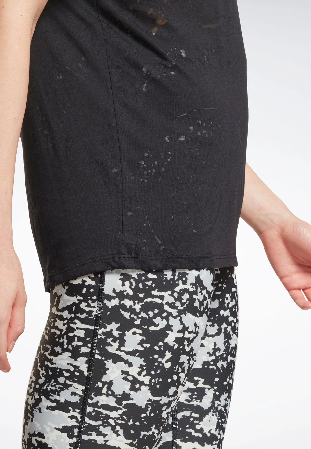 Reebok Tech Style Burnout T-Shirt 6 Reebok Tech Style Burnout T-Shirt - Image 4