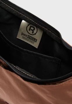 Reebok Tech Style Shoulder Bag -Fit Mode Shop 4 zoom desktop 88