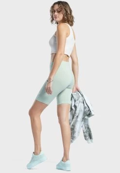 Reebok Classics Wide Rib Tank 11 Reebok Classics Wide Rib Tank -Fit Mode Shop 5 zoom desktop 112