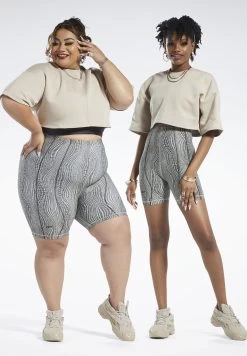 Reebok Cardi B Cropped T-Shirt -Fit Mode Shop 5 zoom desktop 121