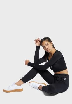 Reebok Classics Wardrobe T-Shirt -Fit Mode Shop 5 zoom desktop 126