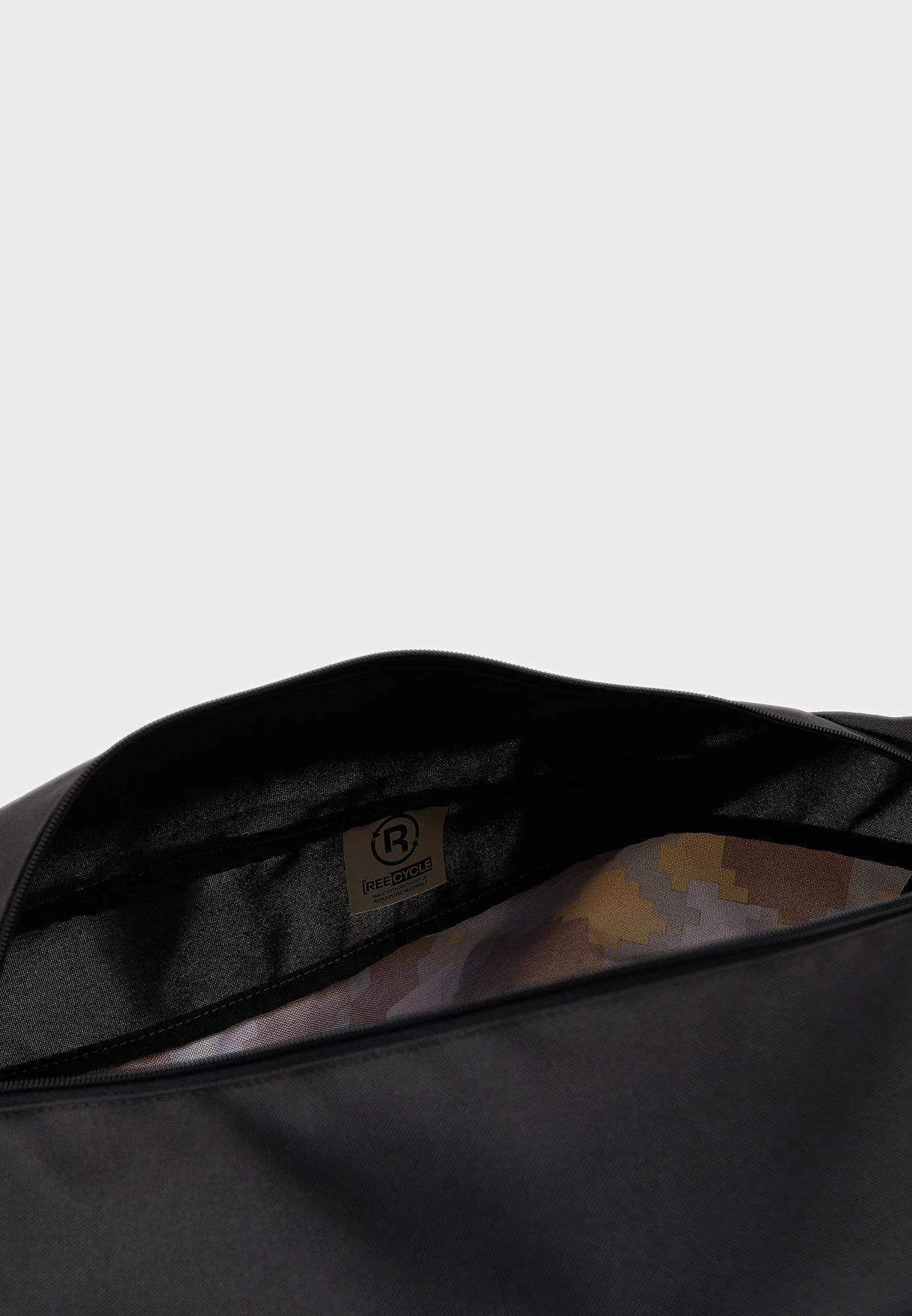 Reebok Medium Active Core Duffel 7 Reebok Medium Active Core Duffel - Image 5