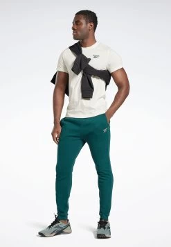 Reebok Logo T-Shirt -Fit Mode Shop 5 zoom desktop 250