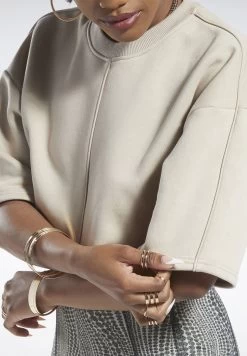 Reebok Cardi B Cropped T-Shirt -Fit Mode Shop 5 zoom desktop 75