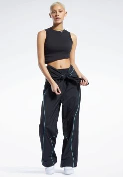 Reebok Classics Wide Cropped Top -Fit Mode Shop 5 zoom desktop 84