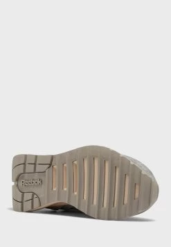 Reebok Looney Tunes Legacy Sneakers -Fit Mode Shop 6 zoom desktop 113