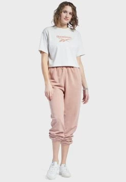 Reebok Classics Big Logo Cropped T-Shirt -Fit Mode Shop 6 zoom desktop 50