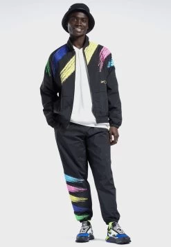 Reebok Smiley Jacket -Fit Mode Shop 6 zoom desktop 95